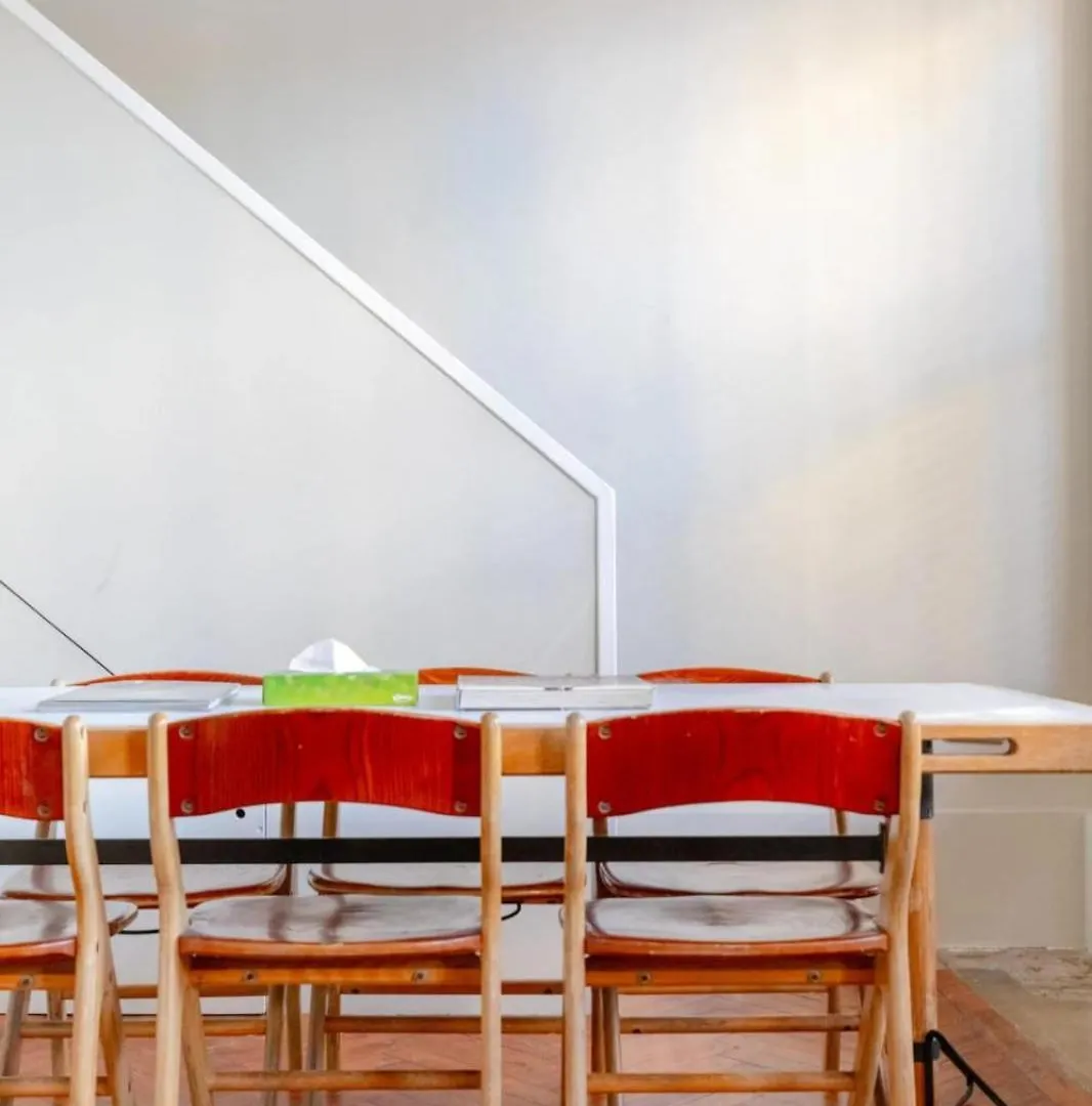 Tastefully Curated Mezzanine Studio Flat Hackney! 런던