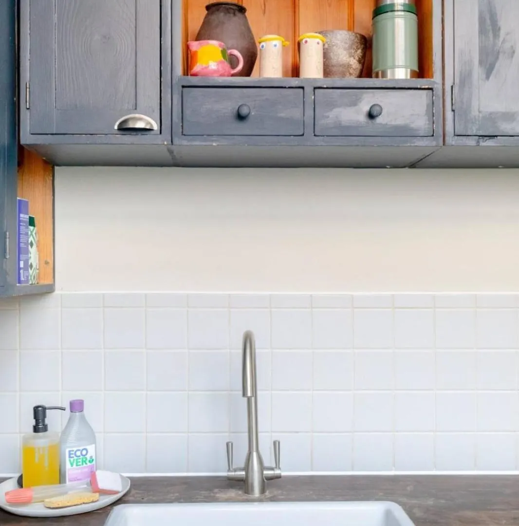 Tastefully Curated Mezzanine Studio Flat Hackney! 런던