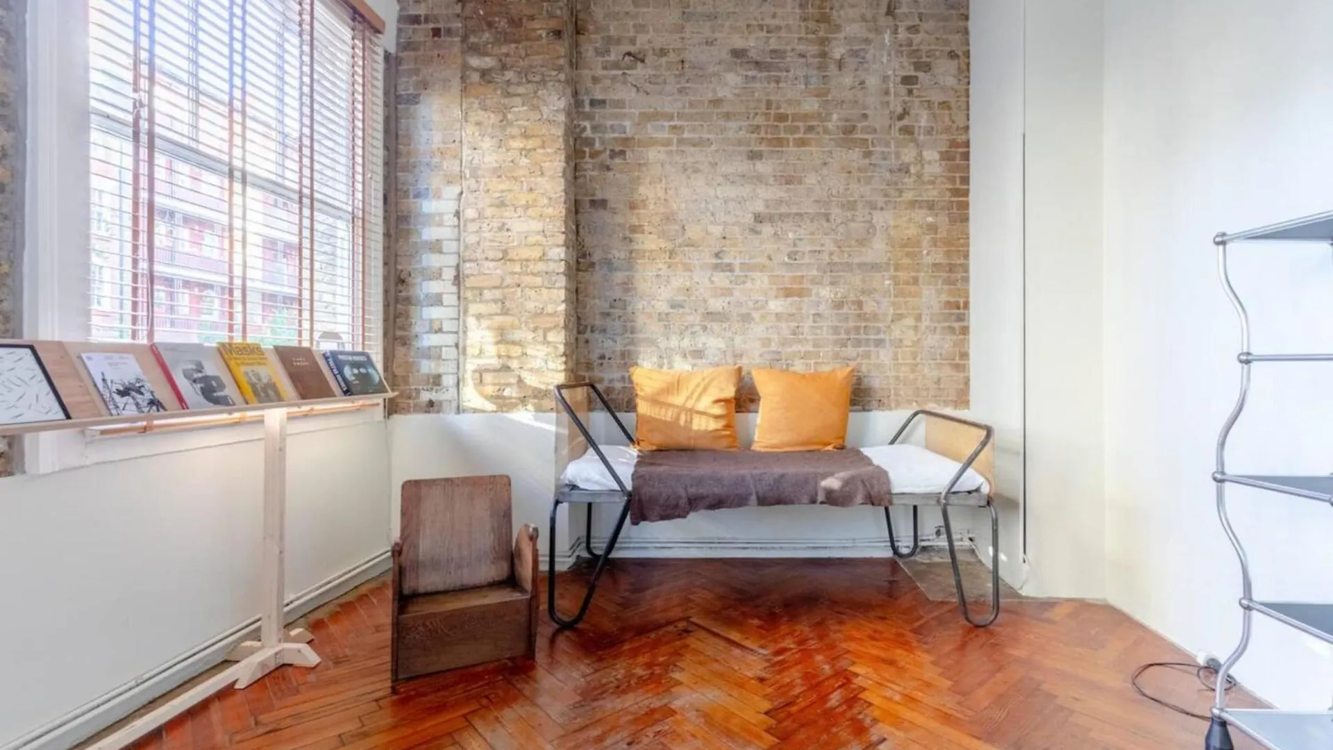 Apartment Tastefully Curated Mezzanine Studio Flat Hackney! London